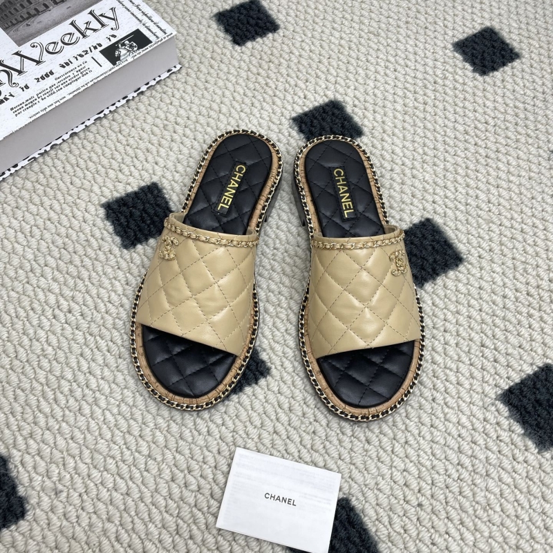 Ch**el slippers